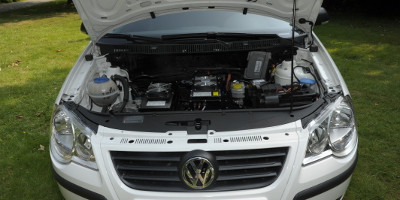 E-Polo Motorraum Foto vom Motorraum eines E-Polo