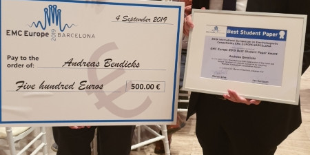 Foto von Prof. Frei und Andreas Bendicks mit dem Best Student Paper Award